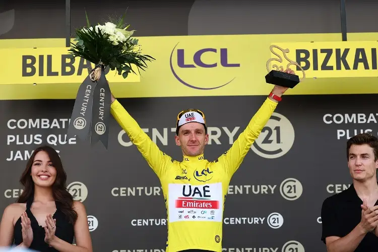 Adam Yates gana la primera etapa del Tour de Francia