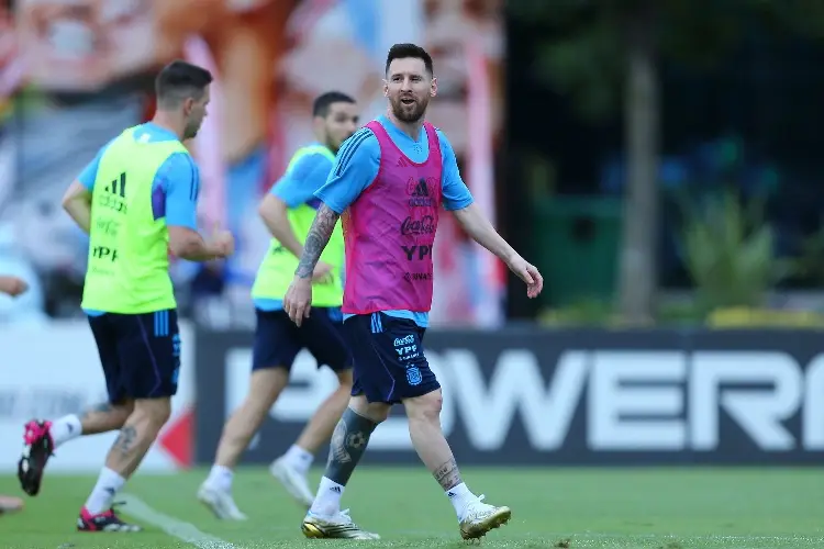 Messi no tiene titularidad asegurada en Argentina