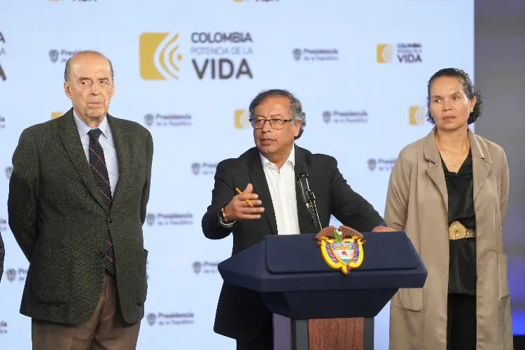 Presidente de Colombia viajará a Chile para recuperar Juegos Panamericanos