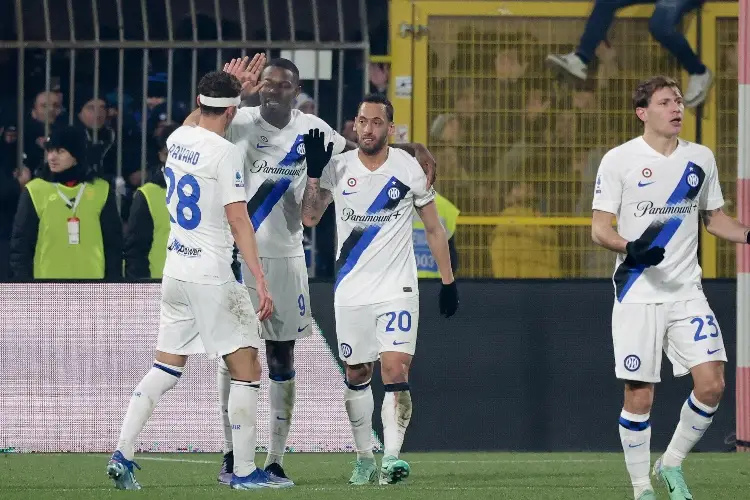 Inter golea y se afianza en el liderato de la Serie A