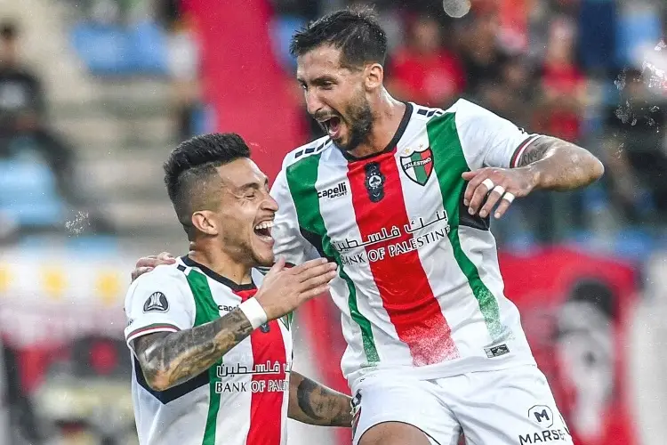 Ex Tiburón anota gol y acerca a su club a la Copa Libertadores