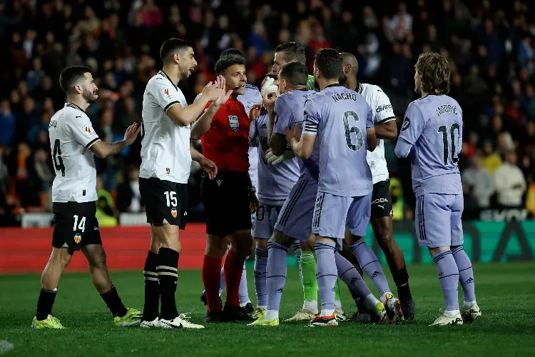 ¡Fin a la polémica! Árbitro NO se equivocó al no marcar gol al Real Madrid (VIDEO)