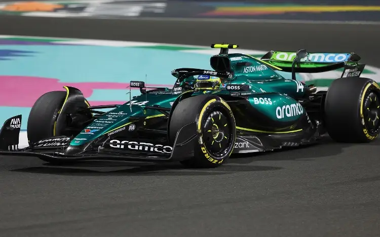 Fernando Alonso sorprende en la segunda práctica libre en Arabia, 'Checo' Pérez es quinto