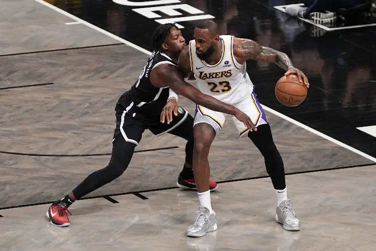 NBA: LeBron lidera triunfo de Lakers con 40 puntos y nueve triples
