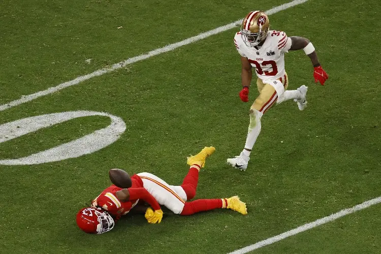 NFL: Policía busca a jugador de los Chiefs involucrado en accidente