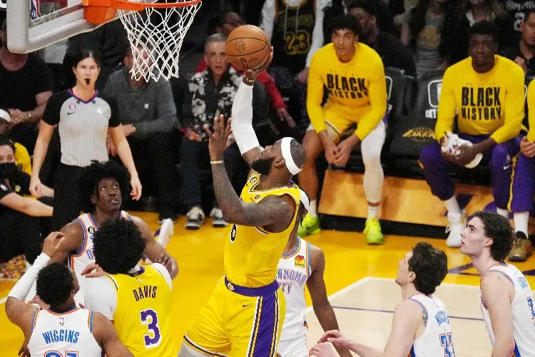 NBA reconoce tremendo error en juego de Grizzlies ante Lakers (VIDEO)