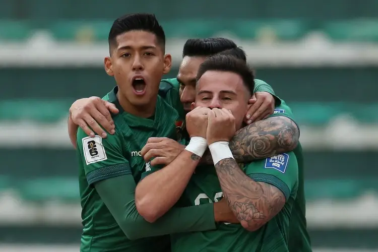 Bolivia llama a 27 jugadores para medirse a México