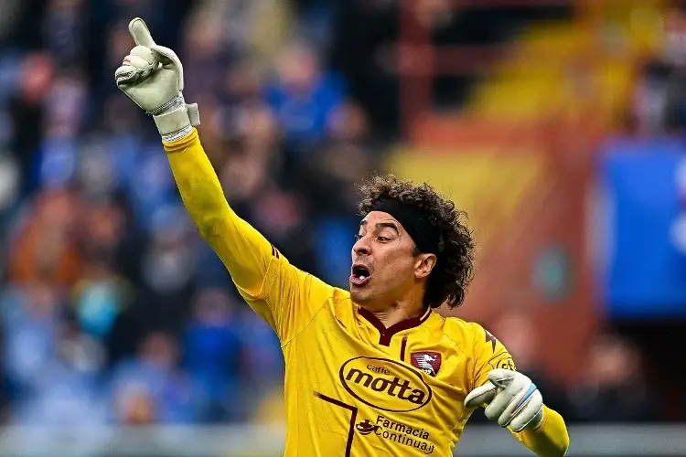 Guillermo Ochoa se despide del Salernitana