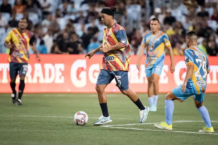 Ronaldinho debuta en la Liga de Venezuela 