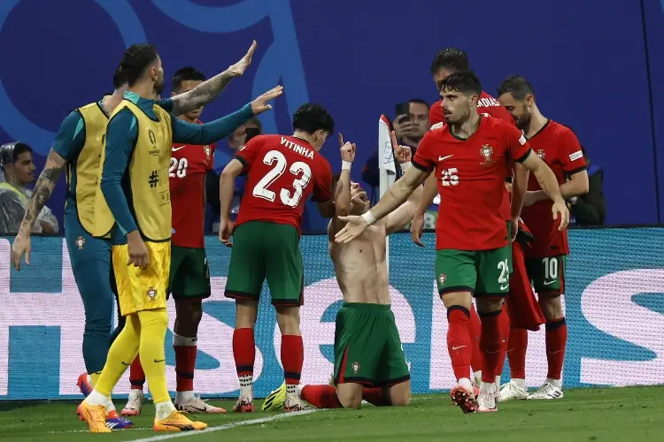 Portugal gana con gol en el último minuto