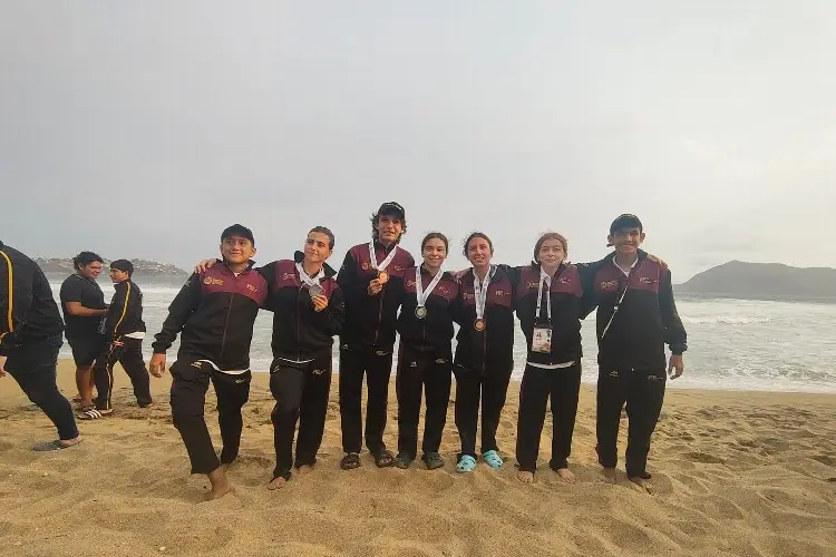 Cierra delegación veracruzana de Surf con dos medallas