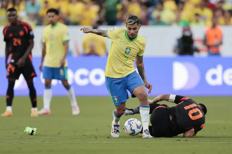 Brasil sufre ante Colombia y consigue su boleto a la fase final