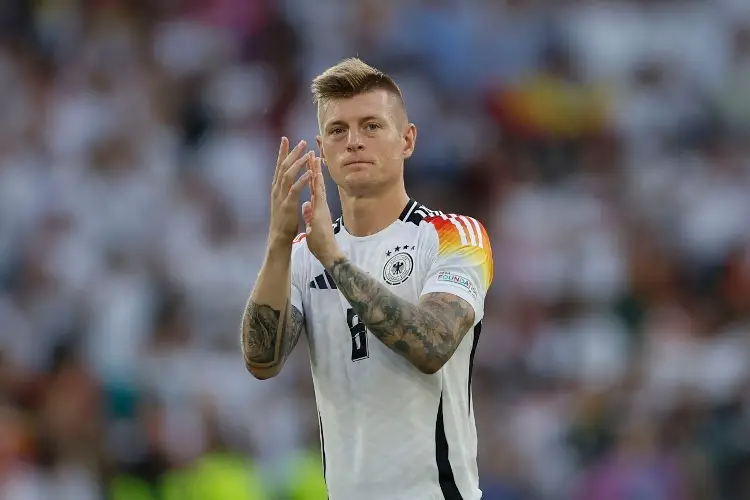 Toni Kroos le pide perdón a Pedri tras lesionarlo y dejarlo fuera de la Euro