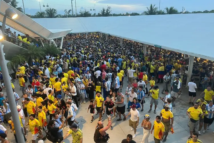  Final de Copa América se juega con sobrecupo en las tribunas (VIDEO)