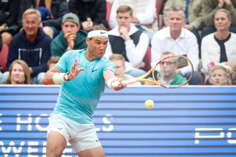 Nadal vuelve a ganar y muestra buena forma