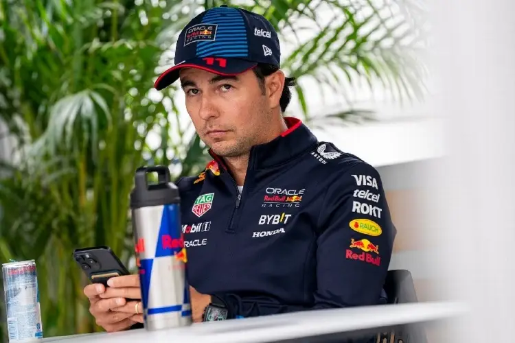 'Checo' Pérez vuelve a la actividad con esperanzas de no ser despedido