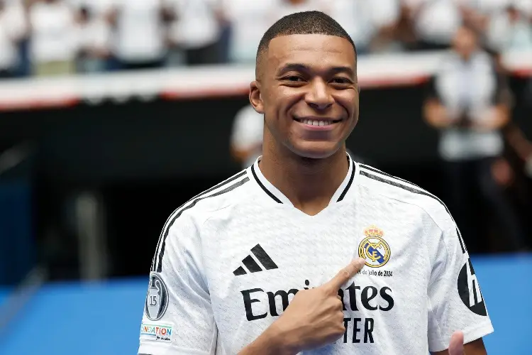 Mbappé no se opera de la nariz y arranca sus vacaciones