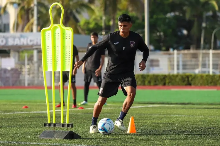 Dos jugadores más al Racing de Veracruz, pensando en el campeonato