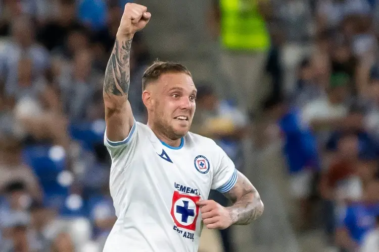 Rotondi firma extensión de contrato en Cruz Azul