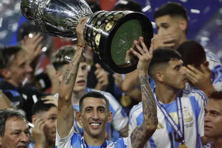 En Chile quieren fracturar a Di María en su partido homenaje