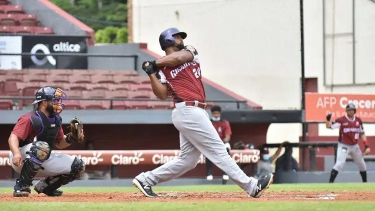 Carlos Peguero se une a El Águila en la recta final de la temporada