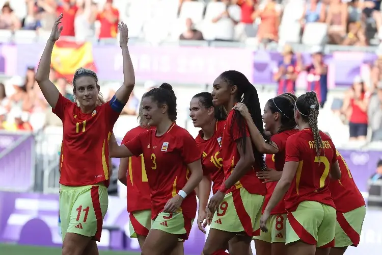 España se mete a cuartos de final del futbol femenino