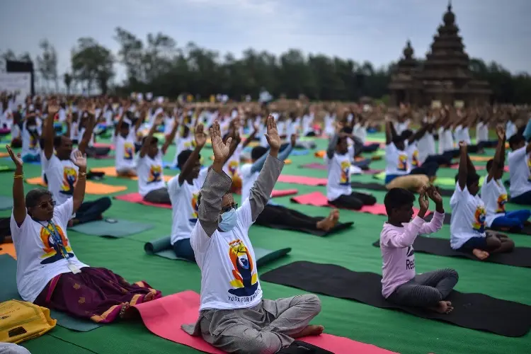 La India busca hacer deporte olímpico al yoga