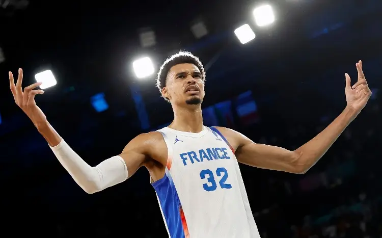 París 2024: Francia derrota a Canadá y avanza a semifinales en basketball