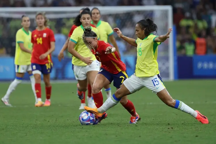 Brasil le gana a España y peleará por el Oro