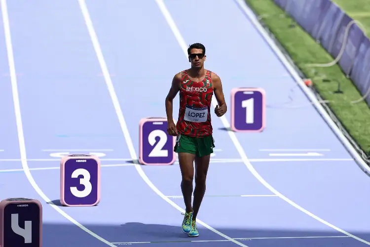 Mexicano Tonatiu López se mete al Repechaje de los 800 metros en París 2024 