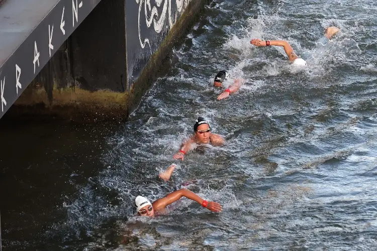 Mexicana Martha Sandoval queda lejos de medallas en Aguas Abiertas de París 2024