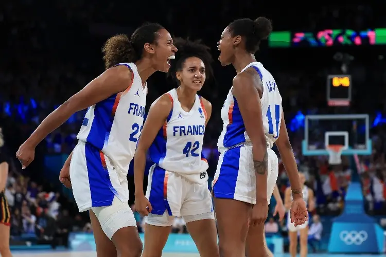 Francia y Estados Unidos también chocarán en la final del baloncesto femenil