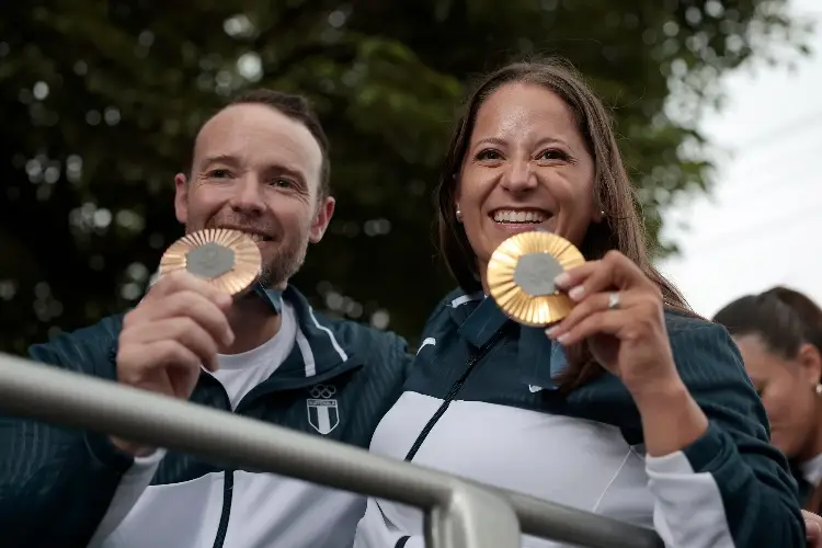 Guatemala recibe con una caravana a sus dos medallistas olímpicos de París 2024