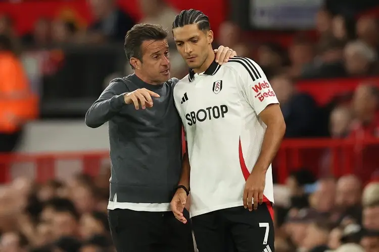 Raúl Jiménez participa en derrota del Fulham