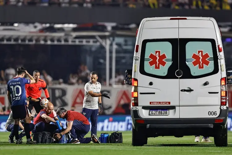 Continúa delicado jugador que se desplomó en la Copa Libertadores