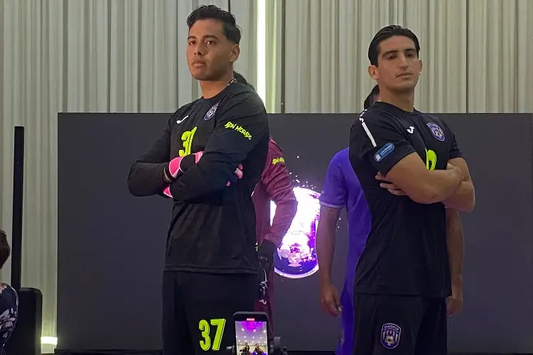 Racing de Veracruz presenta su nueva indumentaria (FOTOS)