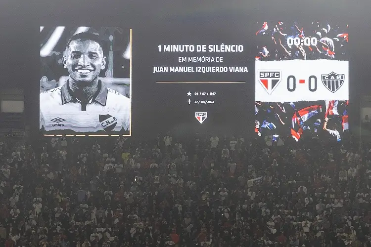 Sao Paulo rinde homenaje a futbolista uruguayo fallecido