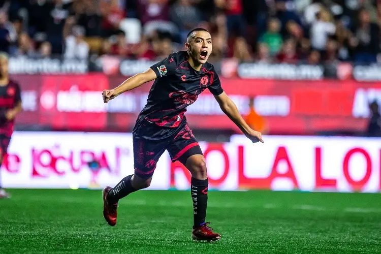 Hijo de Ex Tiburón le da el triunfo a Xolos y los pone como líderes 