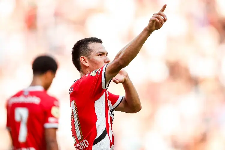 'Chucky' Lozano se reencuentra con el gol en triunfo del PSV