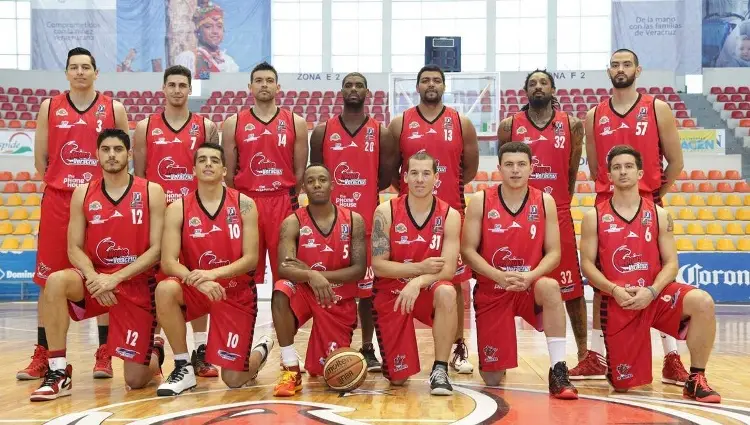 Halcones Rojos lanza jersey edición especial en homenaje a Carlos Rivera