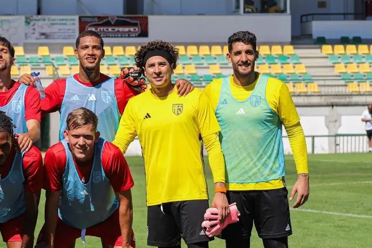 Memo Ochoa ya entrena con su nuevo club con el objetivo de no descender