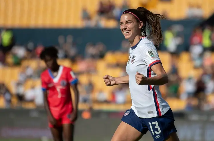 Alex Morgan paraliza Estados Unidos durante su juego de despedida