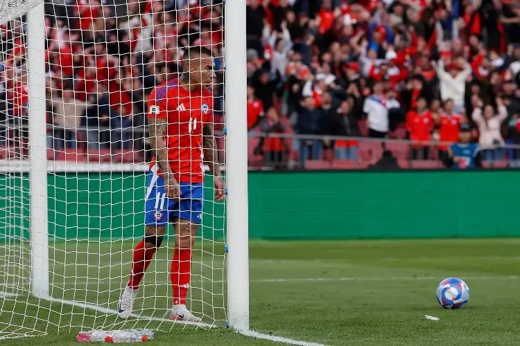 ¡Como a los Tiburones Rojos! Edu Vargas anota gol y no respeta Fair Play (VIDEO)