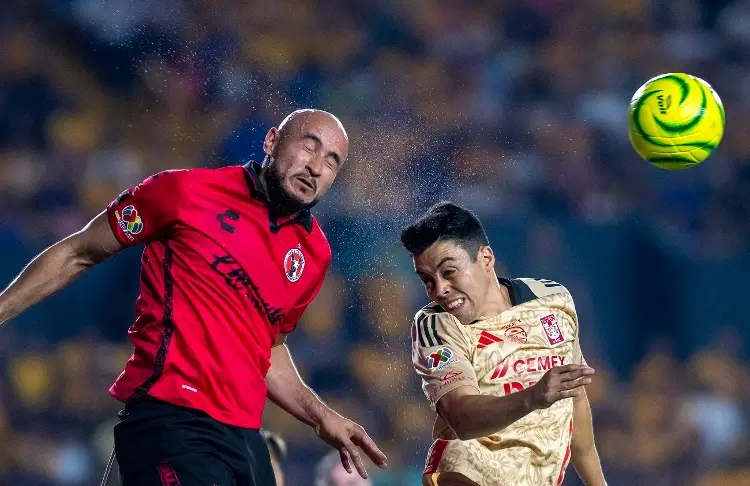 Carlos González reconoce que pudo abandonar a Xolos ante la falta de minutos 