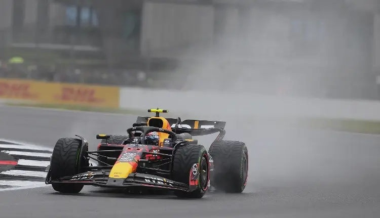 A remar contra la corriente, 'Checo' Pérez saldrá desde el lugar 13 en Singapur 