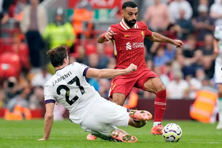 Liverpool destroza al Bournemouth de Julián Araujo 