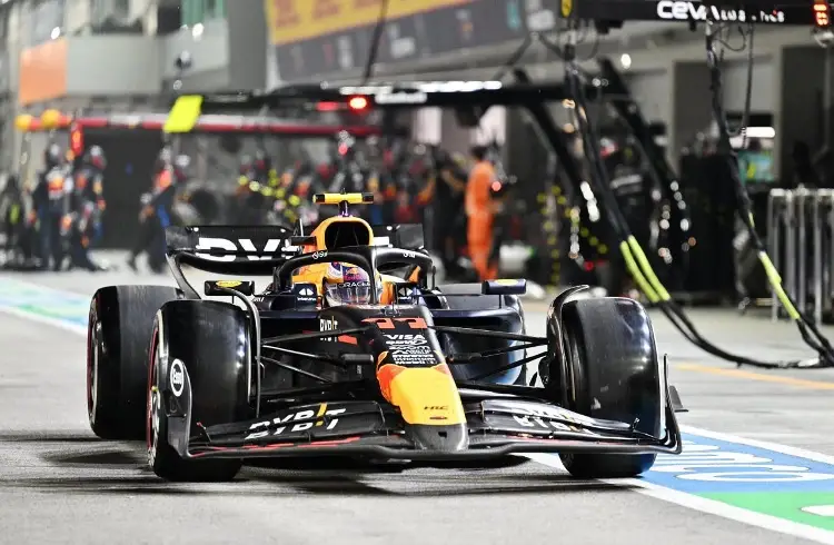 'Checo' Pérez termina lejos del podio en Singapur