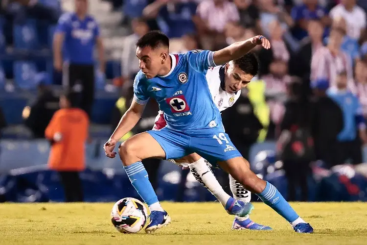 Cruz Azul sigue en la cima de la Liga MX