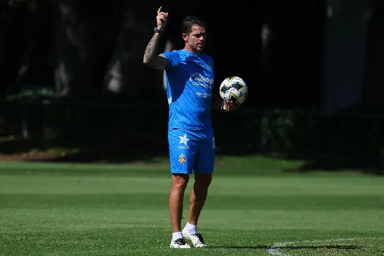 Fernando Gago a punto de dejar a las Chivas