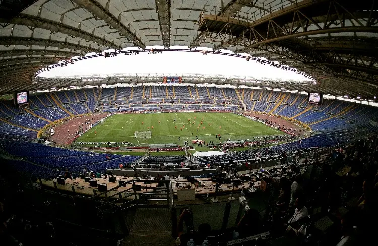 Afición de la Roma protesta con 15 minutos de silencio